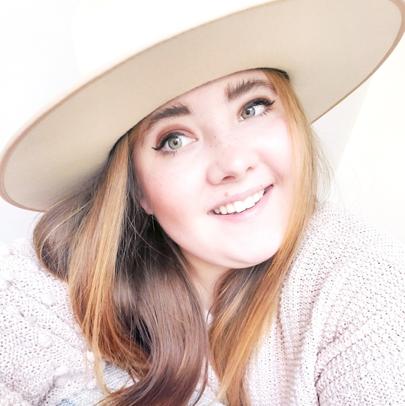 Meet your Posher, Kaitlyn - Picture 1 of 1